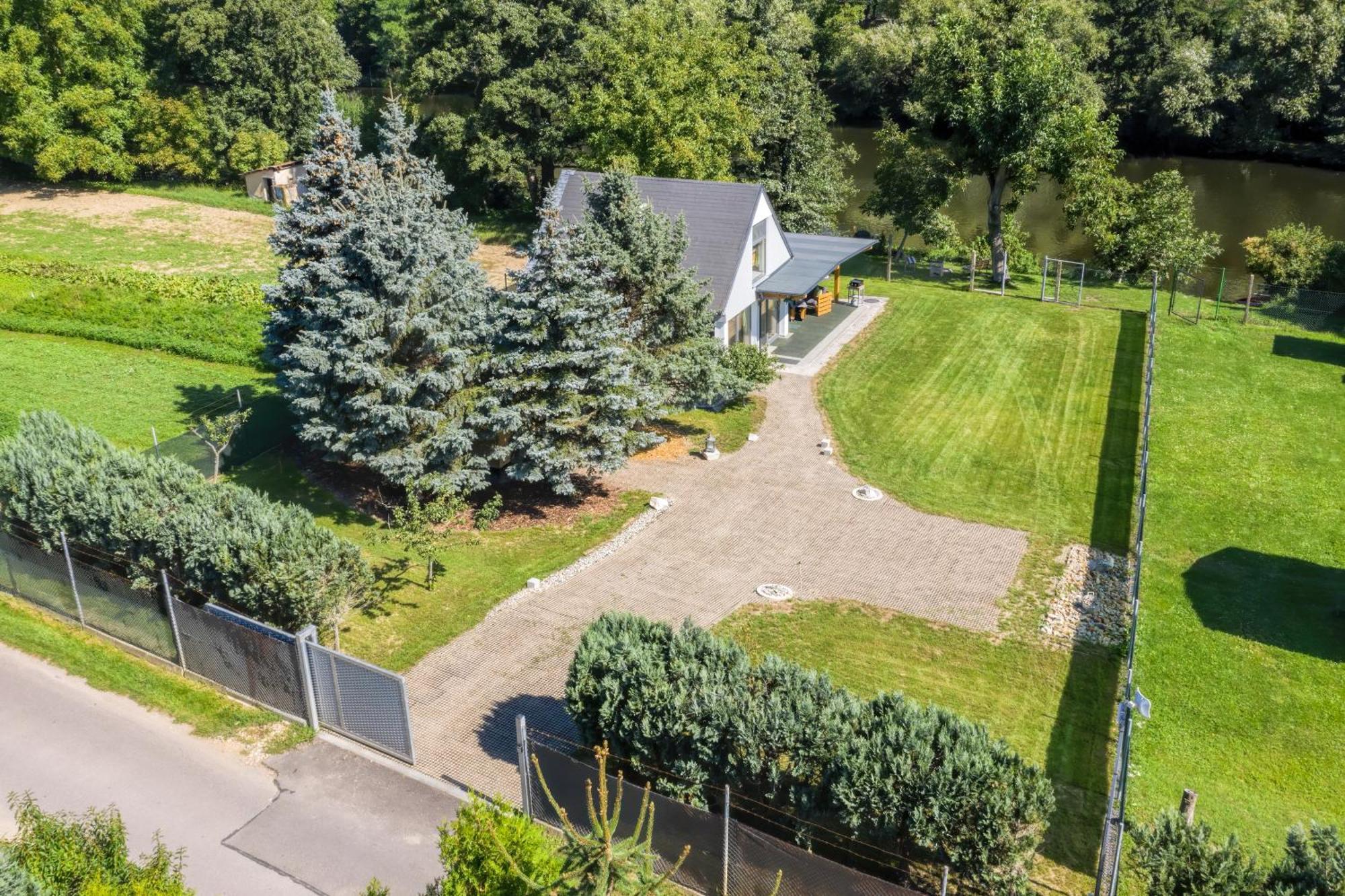 Vilka U Dyje Villa Зноймо Екстериор снимка